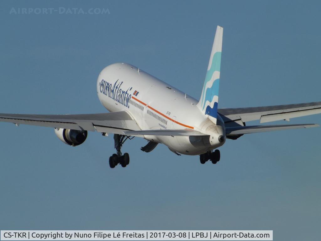 CS-TKR, 2001 Boeing 767-36N/ER C/N 30854, During the Real Thaw 2017.