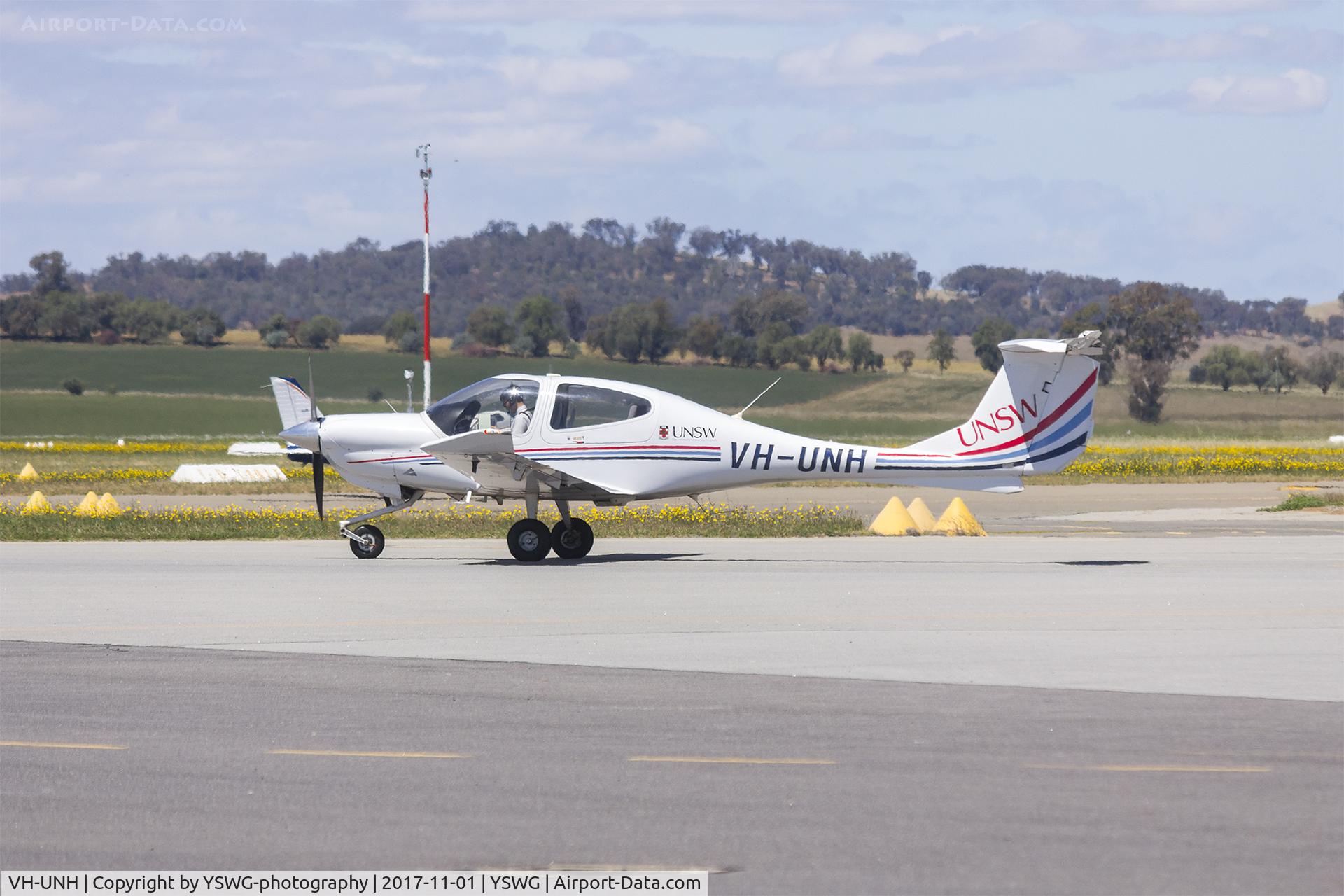VH-UNH, 2010 Diamond DA-40 Diamond Star C/N 40.1071, The University of New South Wales (VH-UNH) Diamond Star DA-40 at Wagga Wagga Airport