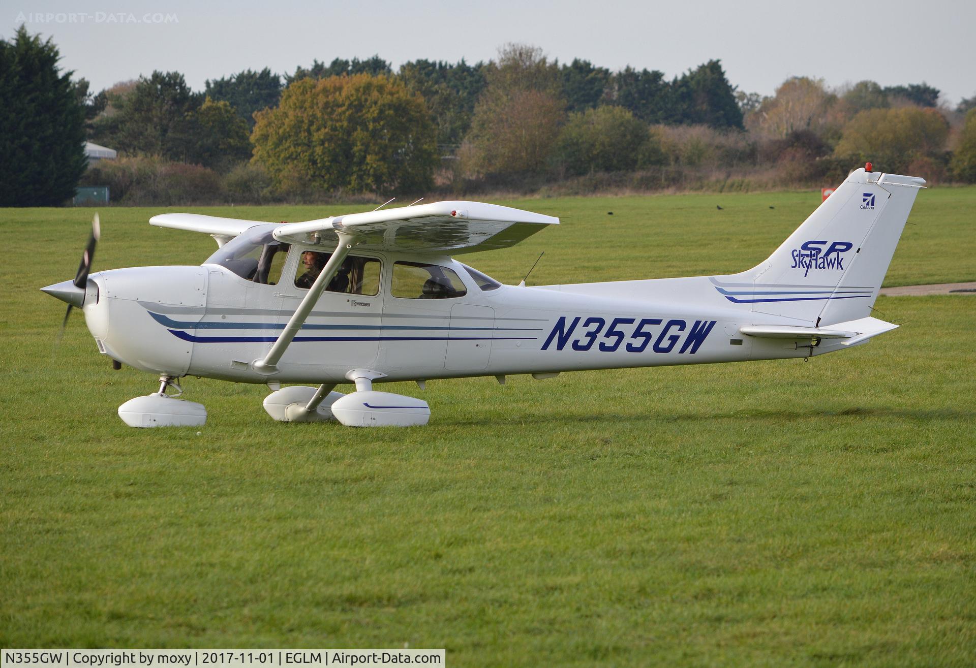N355GW, 2003 Cessna 172S C/N 172S9355, Cessna 172S at White Waltham.