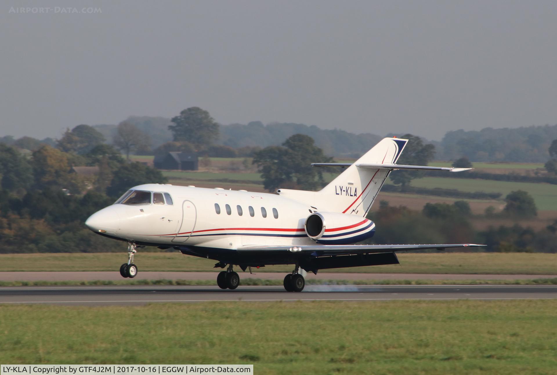 LY-KLA, 2000 Raytheon Hawker 800XP C/N 258498, LY-KLA at Luton 16.10.17