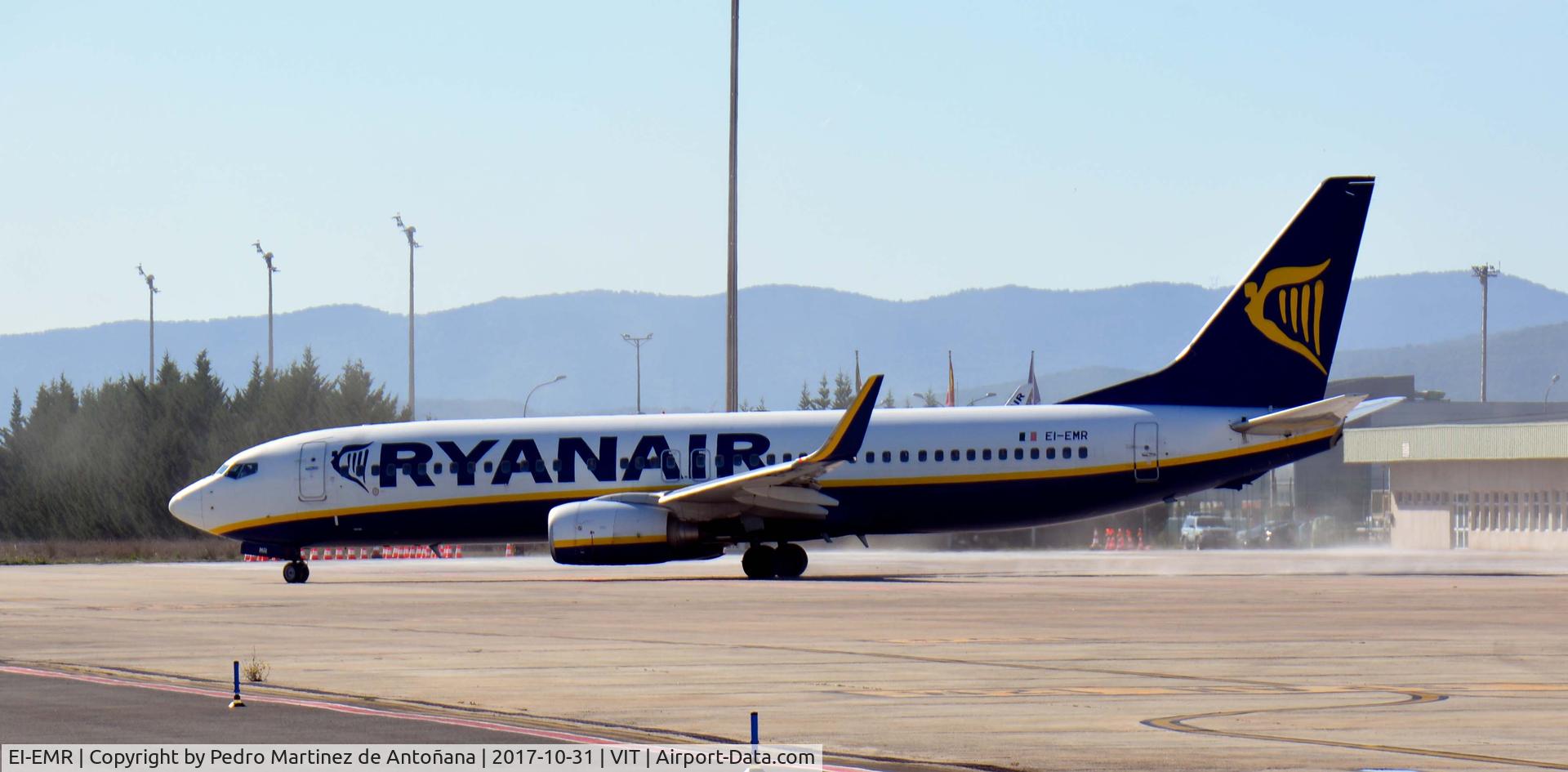 EI-EMR, 2010 Boeing 737-8AS C/N 40284, Foronda - Vitoria-Gasteiz - España
