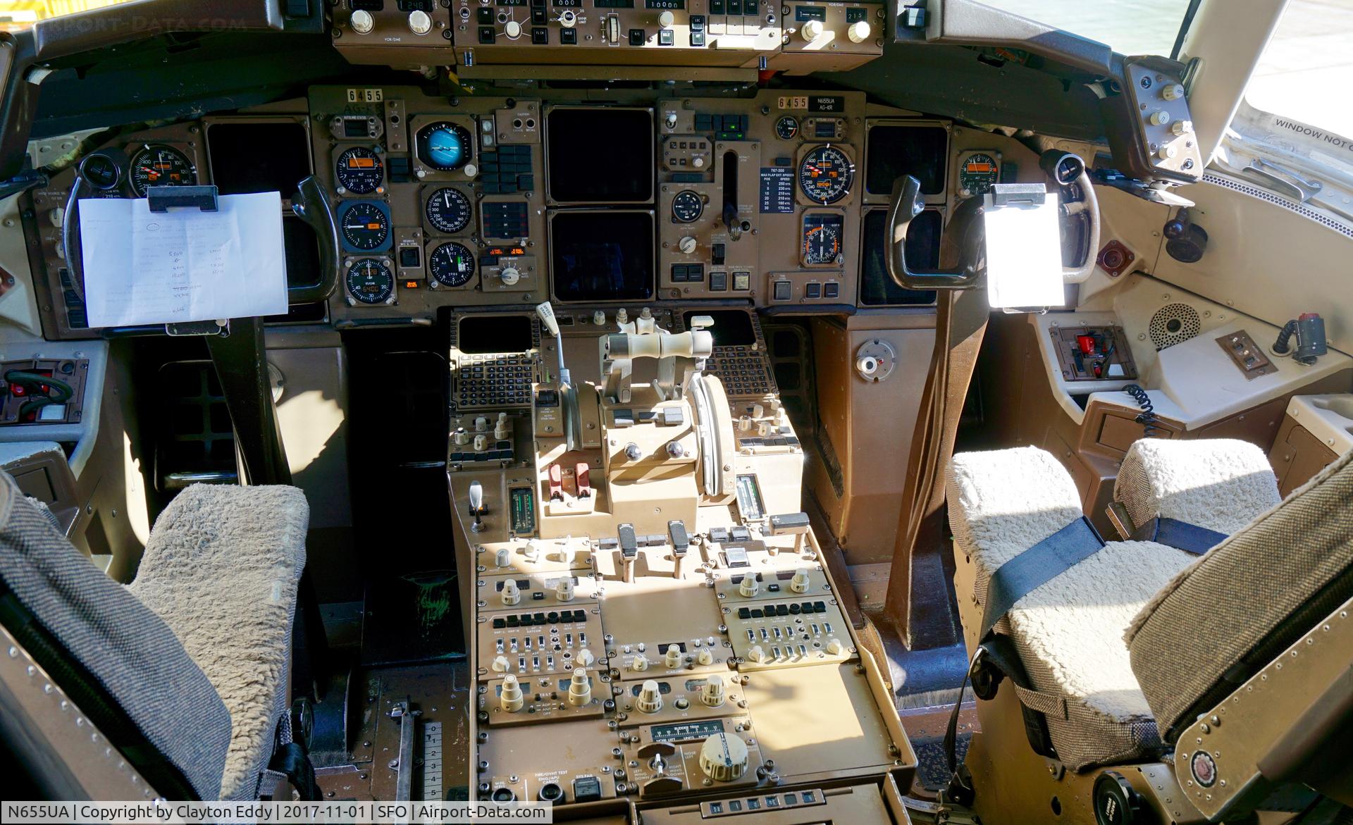 N655UA, 1992 Boeing 767-322/ER C/N 25393, SFO 2017.