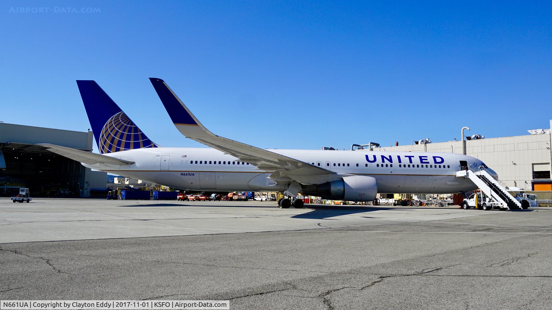 N661UA, 1993 Boeing 767-322 C/N 27158, SFO 2017.