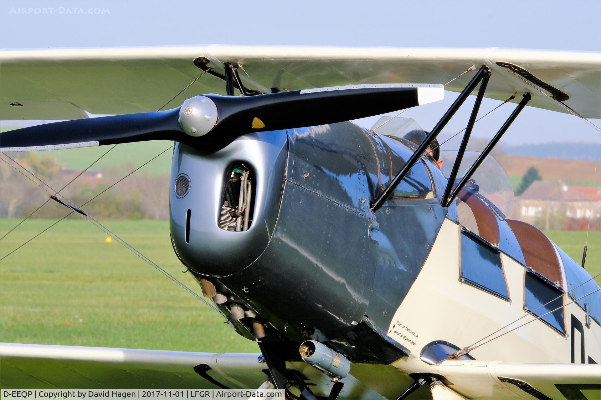 D-EEQP, CASA 1-131E Jungmann C/N 2100, Preparing tje Casa for a short fly
