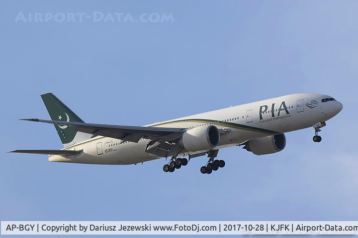 AP-BGY, 2005 Boeing 777-240/LR C/N 33781, Boeing 777-240/LR - Pakistan International Airlines - PIA  C/N 33781, AP-BGY