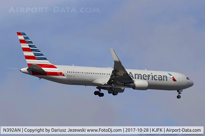 N392AN, 1998 Boeing 767-323 C/N 29429, Boeing 767-323/ER - American Airlines  C/N 29429, N392AN