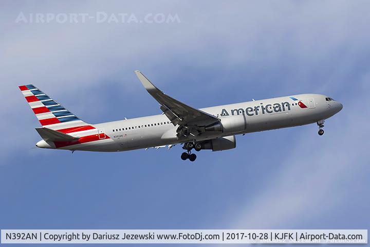 N392AN, 1998 Boeing 767-323 C/N 29429, Boeing 767-323/ER - American Airlines  C/N 29429, N392AN