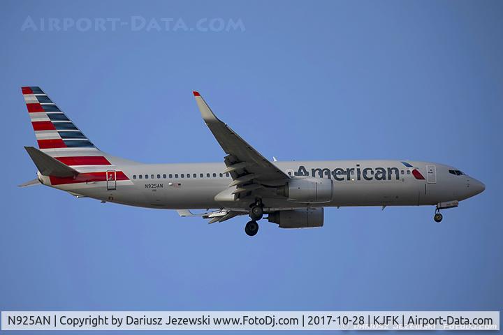N925AN, 1999 Boeing 737-823 C/N 29526, Boeing 737-823 - American Airlines  C/N 29526, N925AN