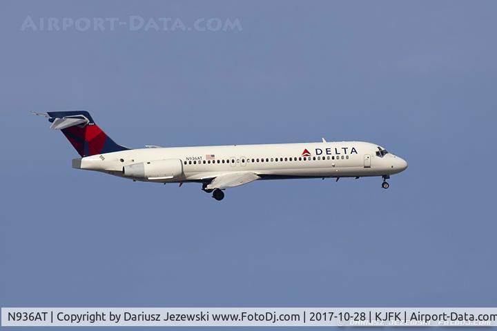 N936AT, 1999 Boeing 717-200 C/N 55058, Boeing 717-231 - Delta Air Lines  C/N 55058, N936AT