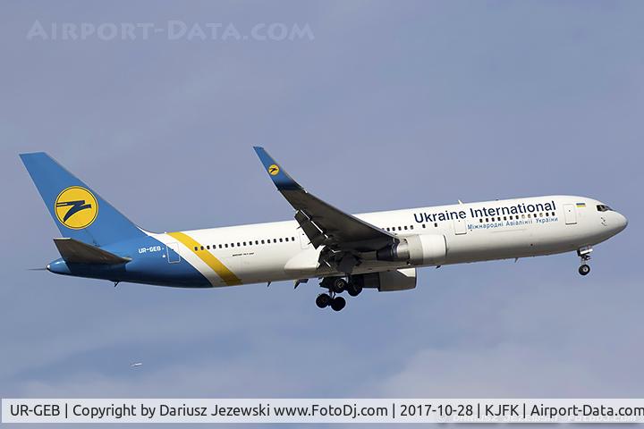 UR-GEB, 1992 Boeing 767-33A/ER C/N 25530, Boeing 767-33A/ER - Ukraine International Airlines - UIA  C/N 25530, UR-GEB