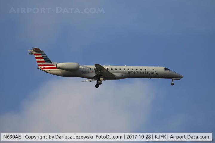 N690AE, 2004 Embraer ERJ-145LR (EMB-145LR) C/N 14500858, Embraer ERJ-145LR (EMB-145LR) - American Eagle (Envoy air)   C/N 14500858, N690AE
