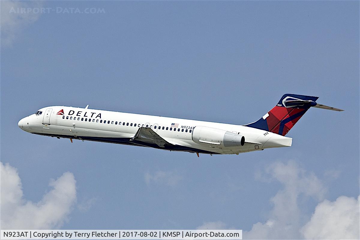 N923AT, 2005 Boeing 717-200 C/N 55051, at Minneapolis- St,Paul International Airport