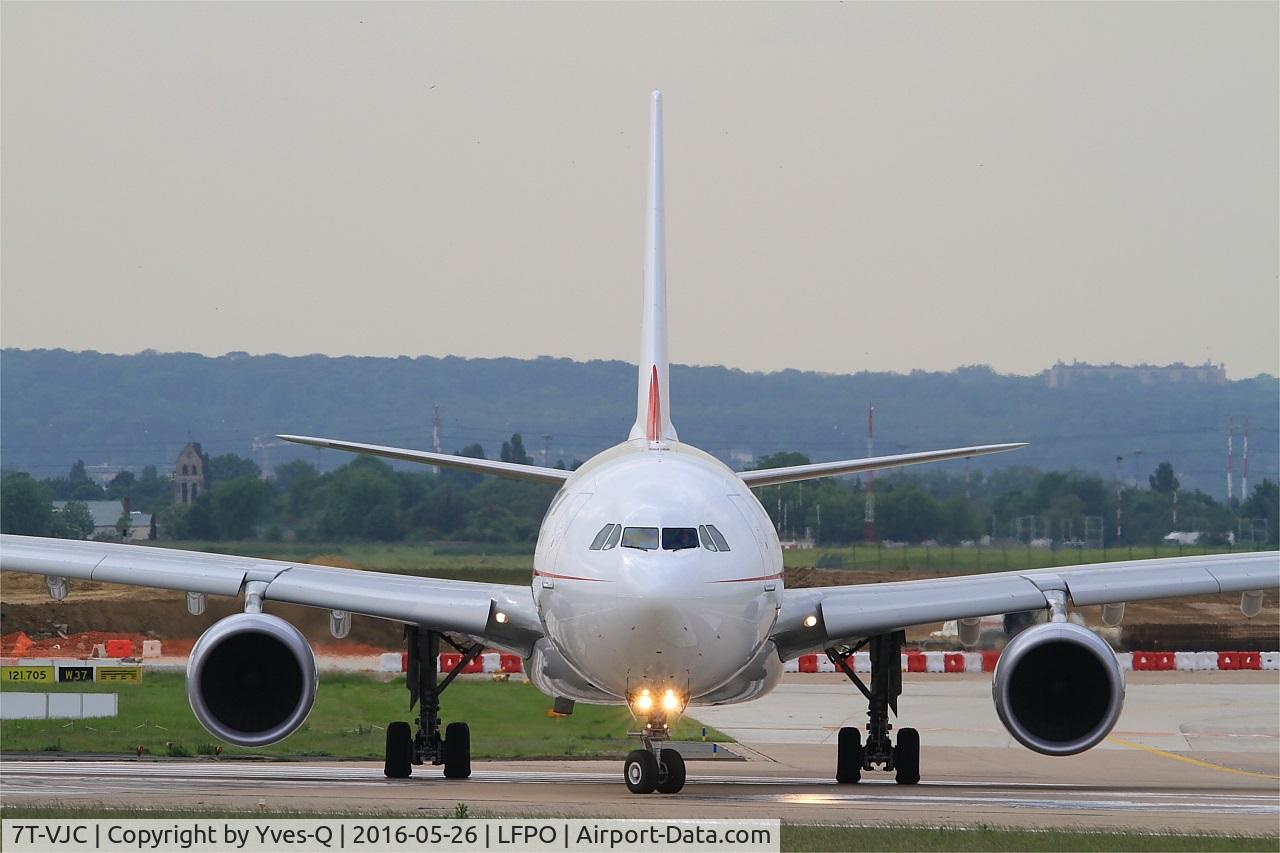 7T-VJC, 2015 Airbus A330-202 C/N 1649, Airbus A330-202, Lining up rwy 08, Paris-Orly airport (LFPO-ORY)