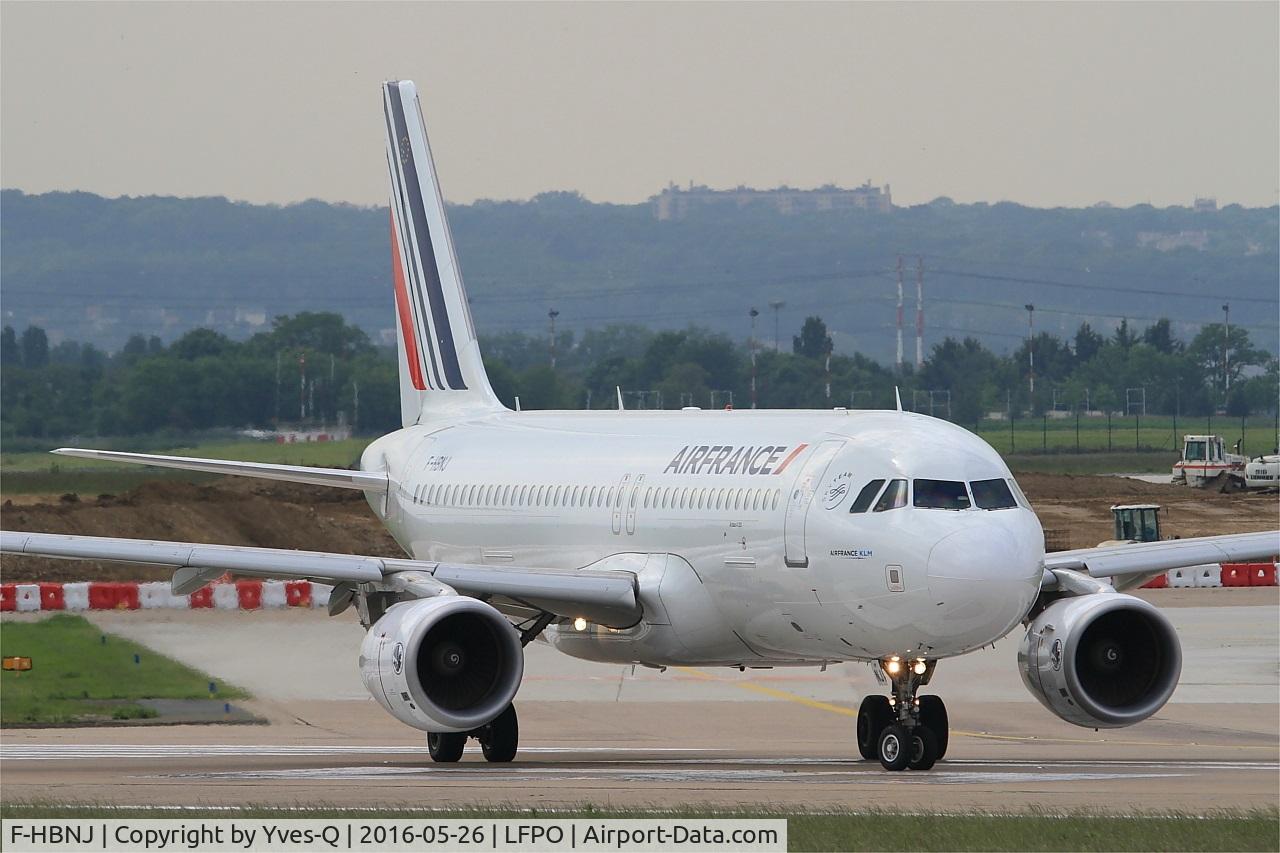 F-HBNJ, 2011 Airbus A320-214 C/N 4908, Airbus A320-214, Lining up rwy 08, Paris-Orly airport (LFPO-ORY)