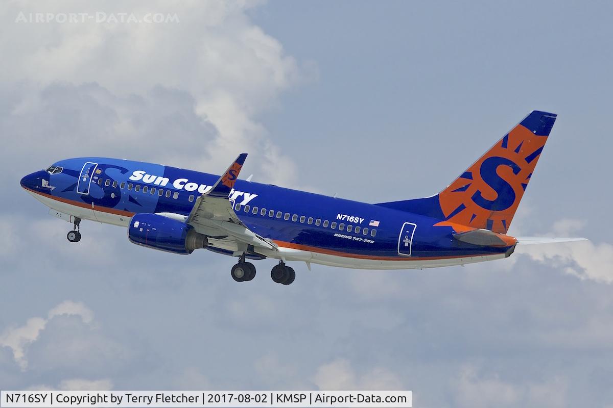 N716SY, 2001 Boeing 737-7Q8 C/N 30629, at Minneapolis- St,Paul International Airport