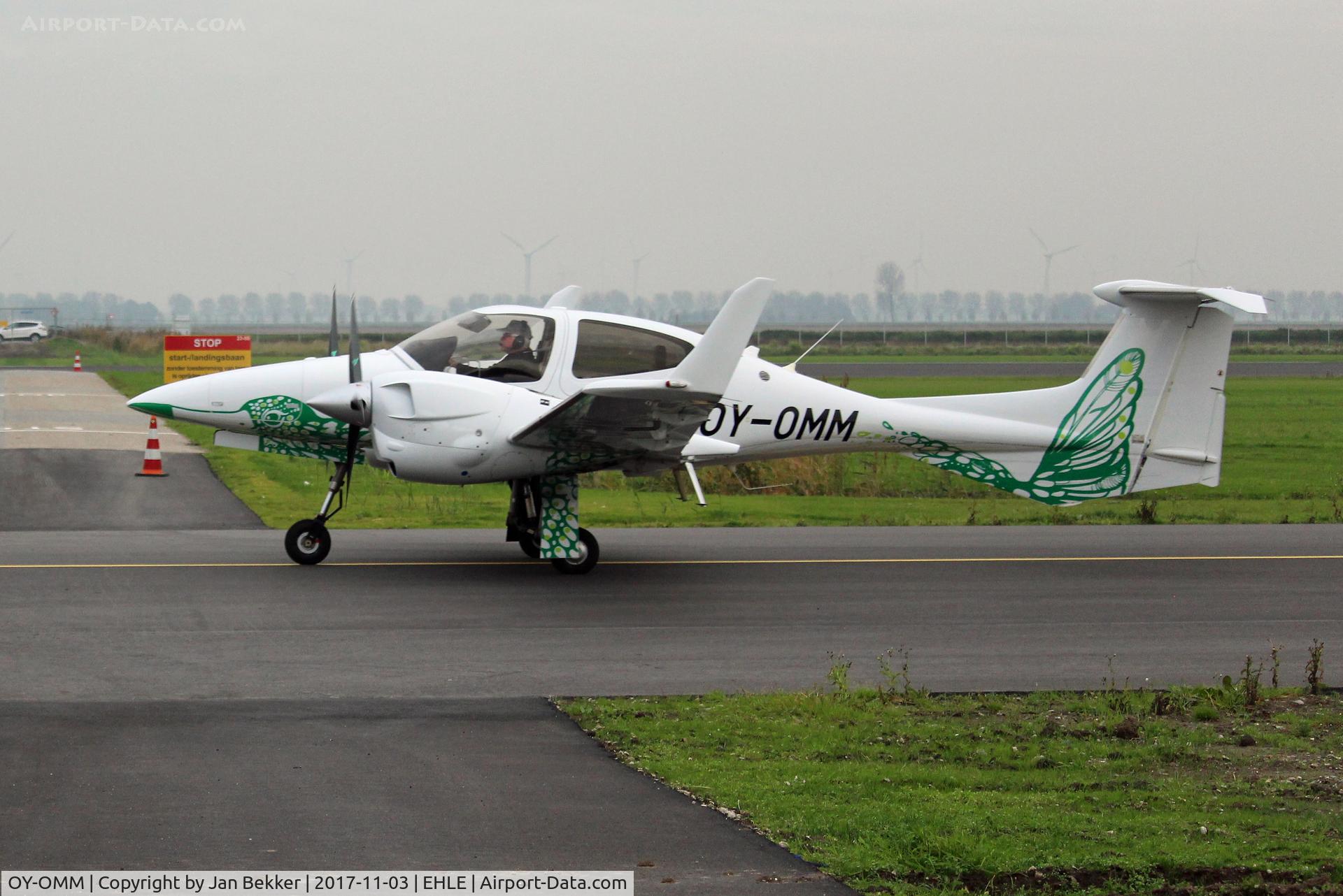 OY-OMM, Diamond DA-42NG Twin Star C/N 42.N105, Lelystad Airport
