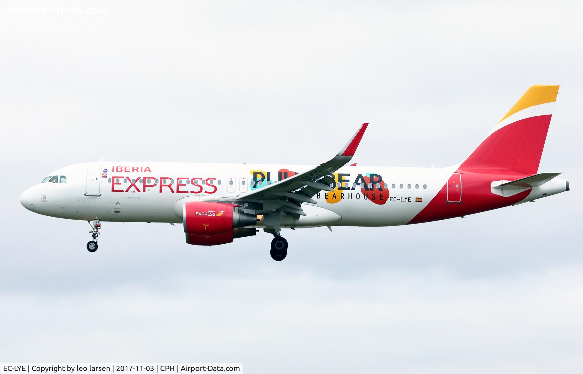 EC-LYE, 2013 Airbus A320-216 C/N 5729, Copenhagen 3.11.2017