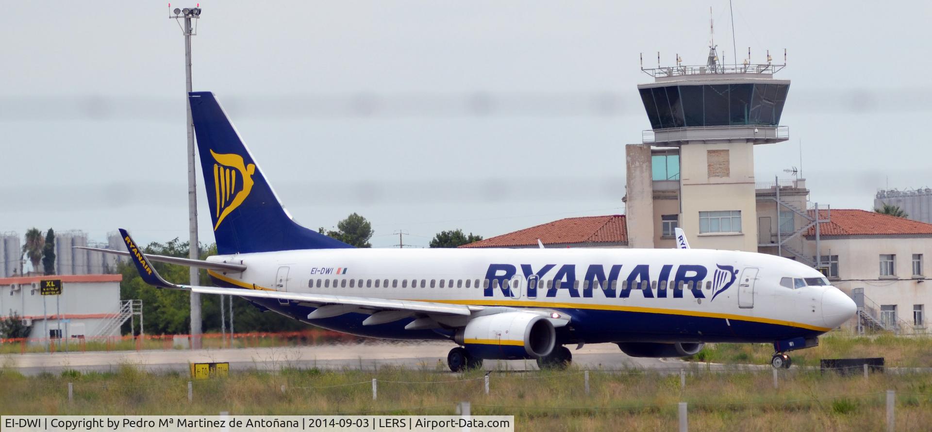 EI-DWI, 2007 Boeing 737-8AS C/N 33643, Aeropuerto de Reus - Tarragona - España