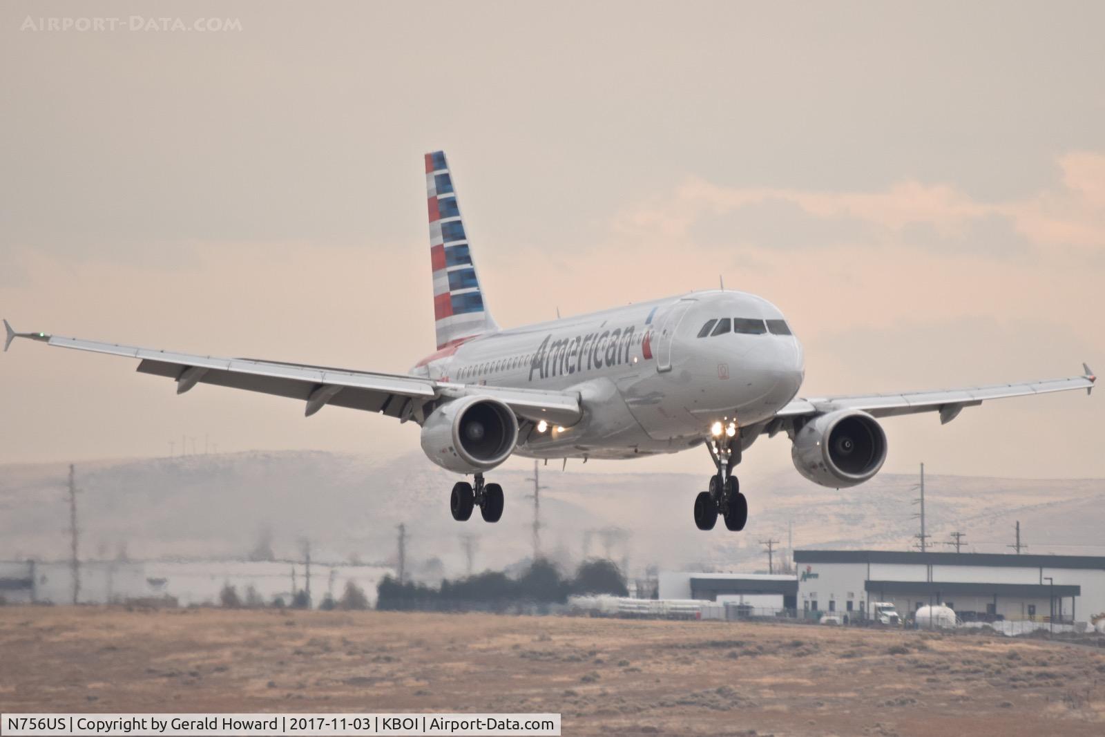 N756US, 2000 Airbus A319-112 C/N 1340, Over the numbers on RWY 28R.