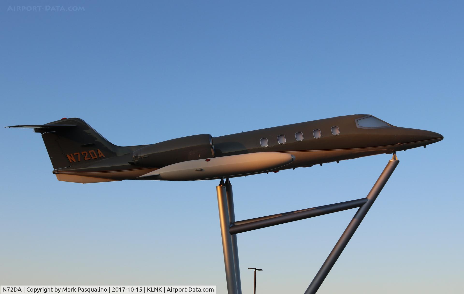 N72DA, 1976 Gates Learjet 35A C/N 098, Lear 35A