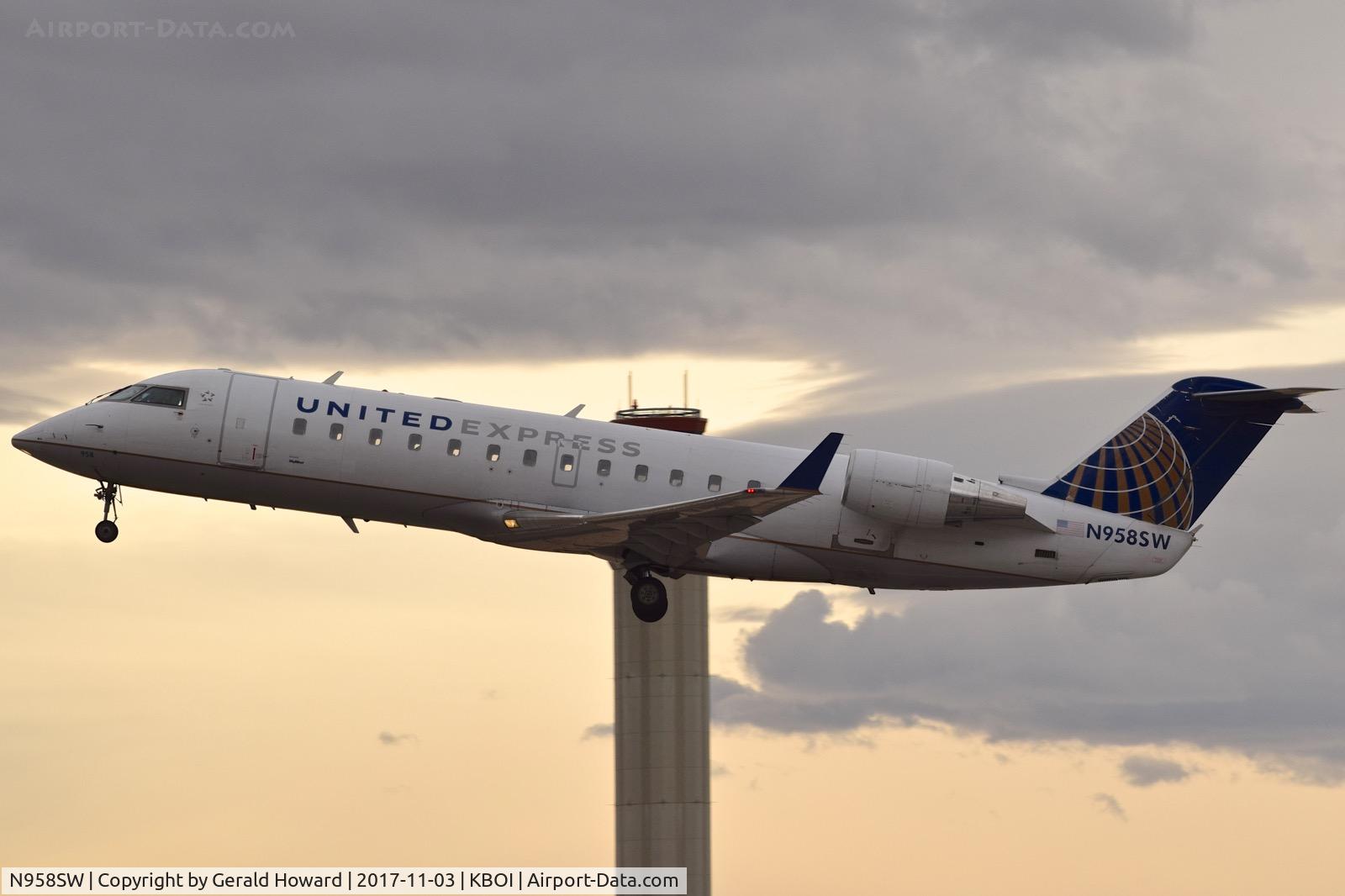 N958SW, 2003 Bombardier CRJ-200LR (CL-600-2B19) C/N 7833, Departing RWY 10L.