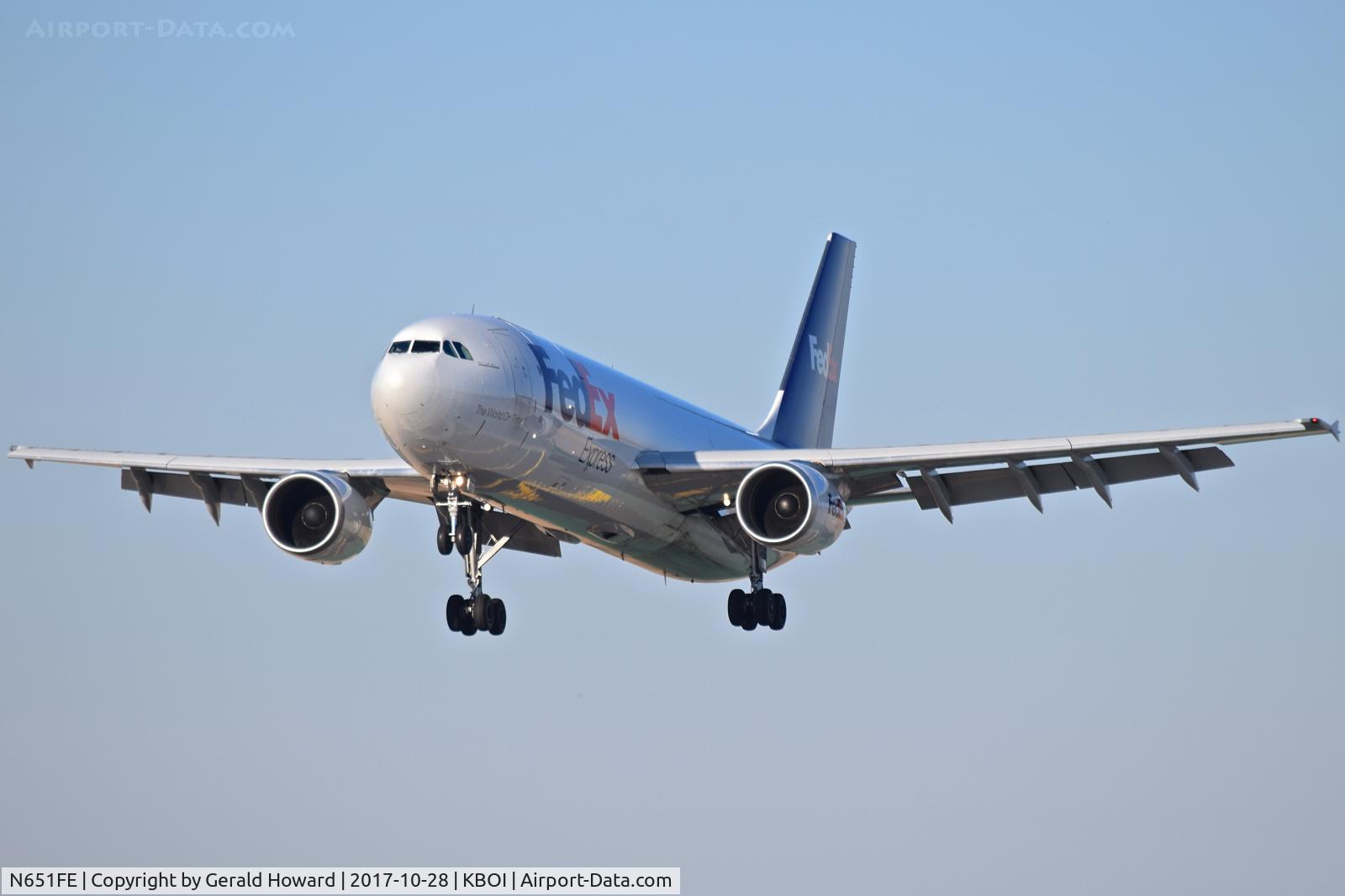 N651FE, 1994 Airbus A300F4-605R C/N 728, Landing approach to RWY 10L.