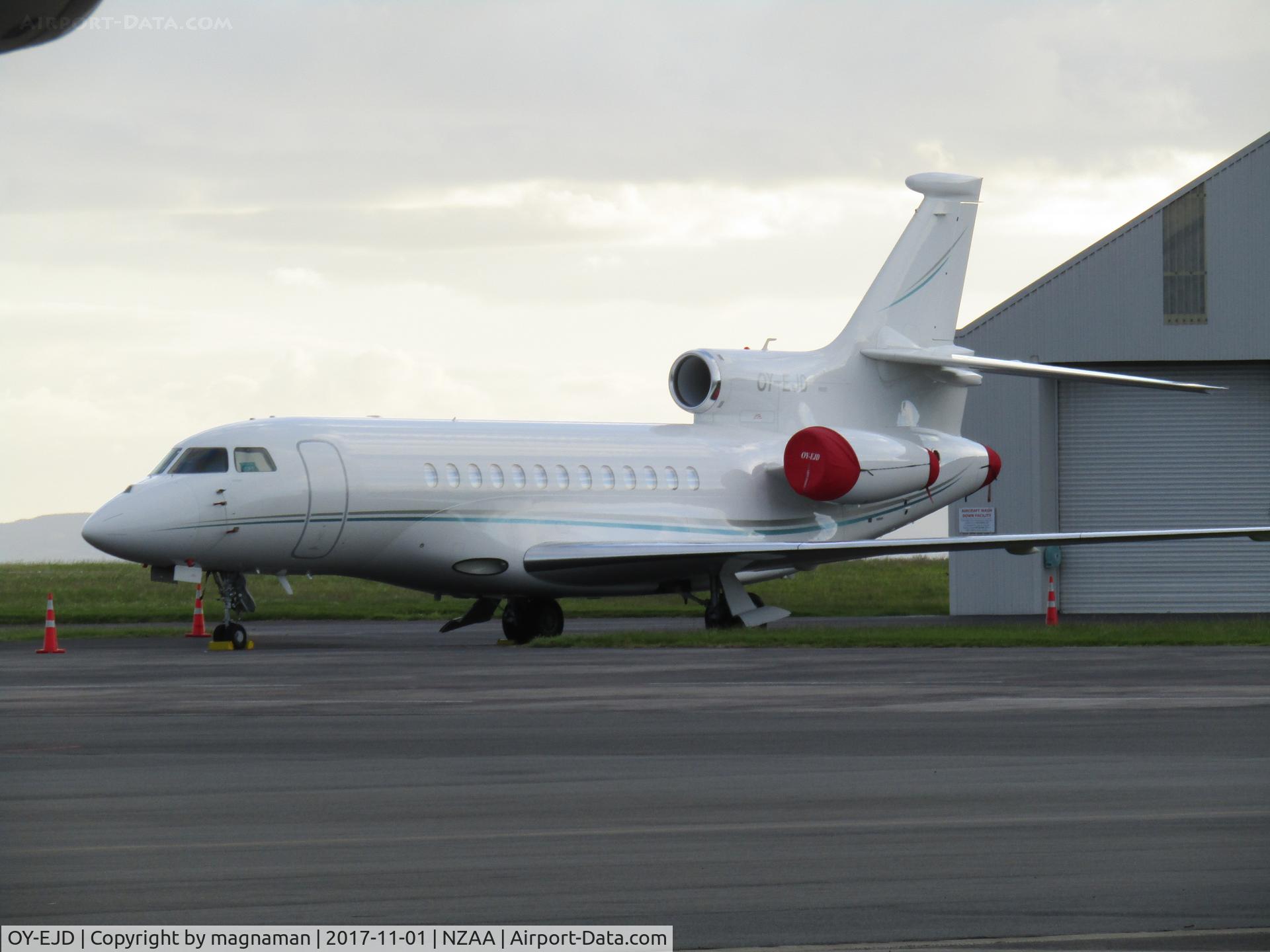 OY-EJD, 2005 Dassault Falcon 2000EX C/N 63, was here in 2015 too