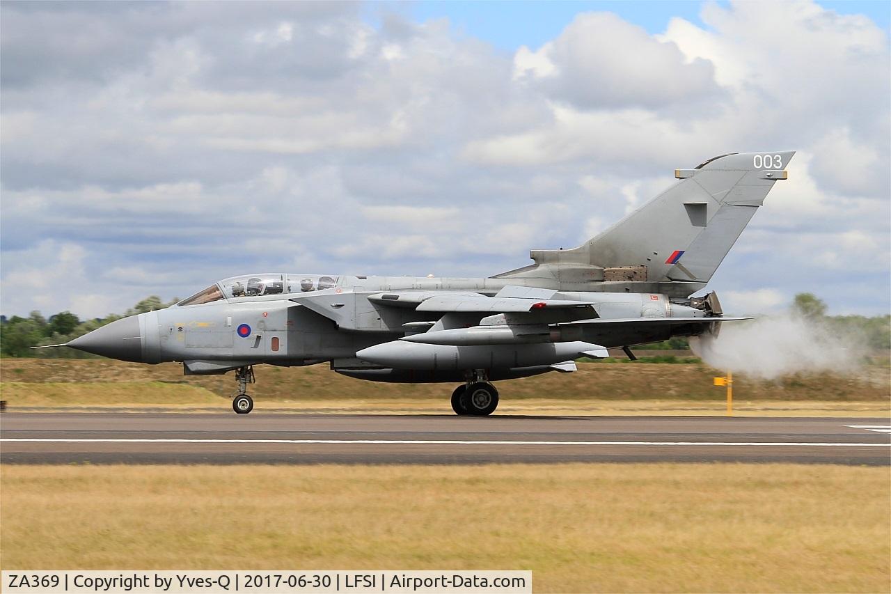 ZA369, 1982 Panavia Tornado GR.4A C/N 166/BS051/3083, Royal Air Force Panavia Tornado GR.4A, Reverse thrust max rwy 29, St Dizier-Robinson Air Base 113 (LFSI) Open day 2017