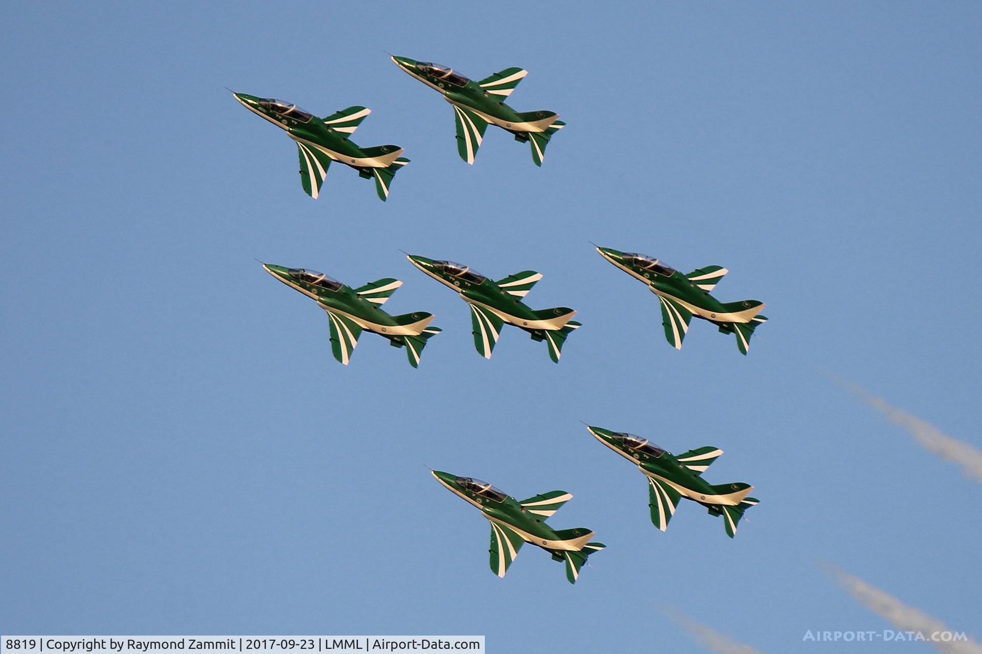 8819, British Aerospace Hawk 65A C/N 6Y013, Bae Hawk 65As of the Royal Saudi Air Force Aerobatic Team performing over Malta