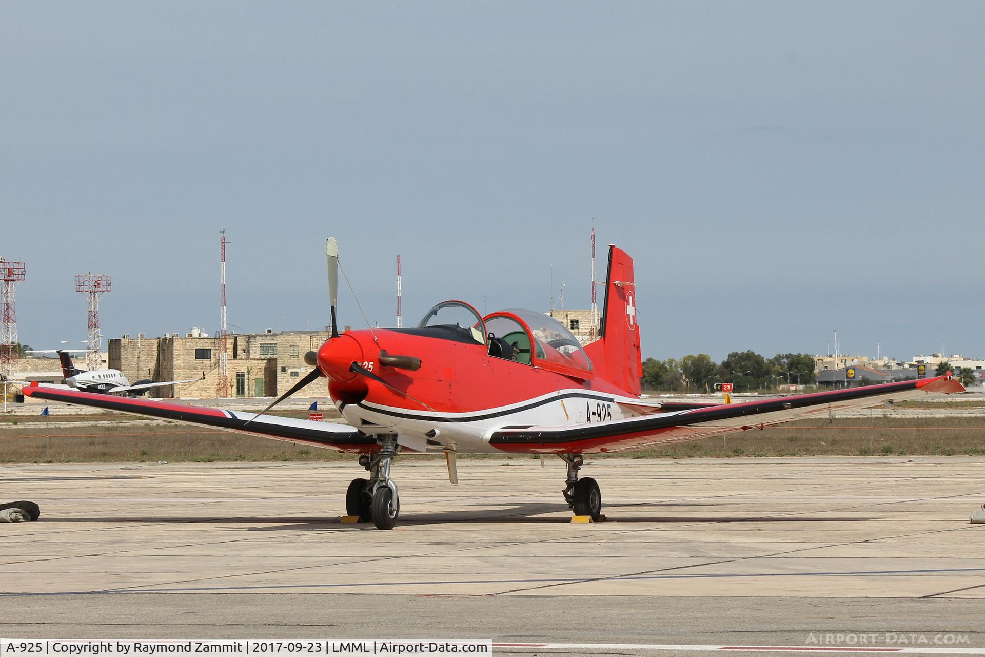 A-925, 1983 Pilatus PC-7 Turbo Trainer C/N 333, Pilatus PC-7 A-925 Swiss Air Force