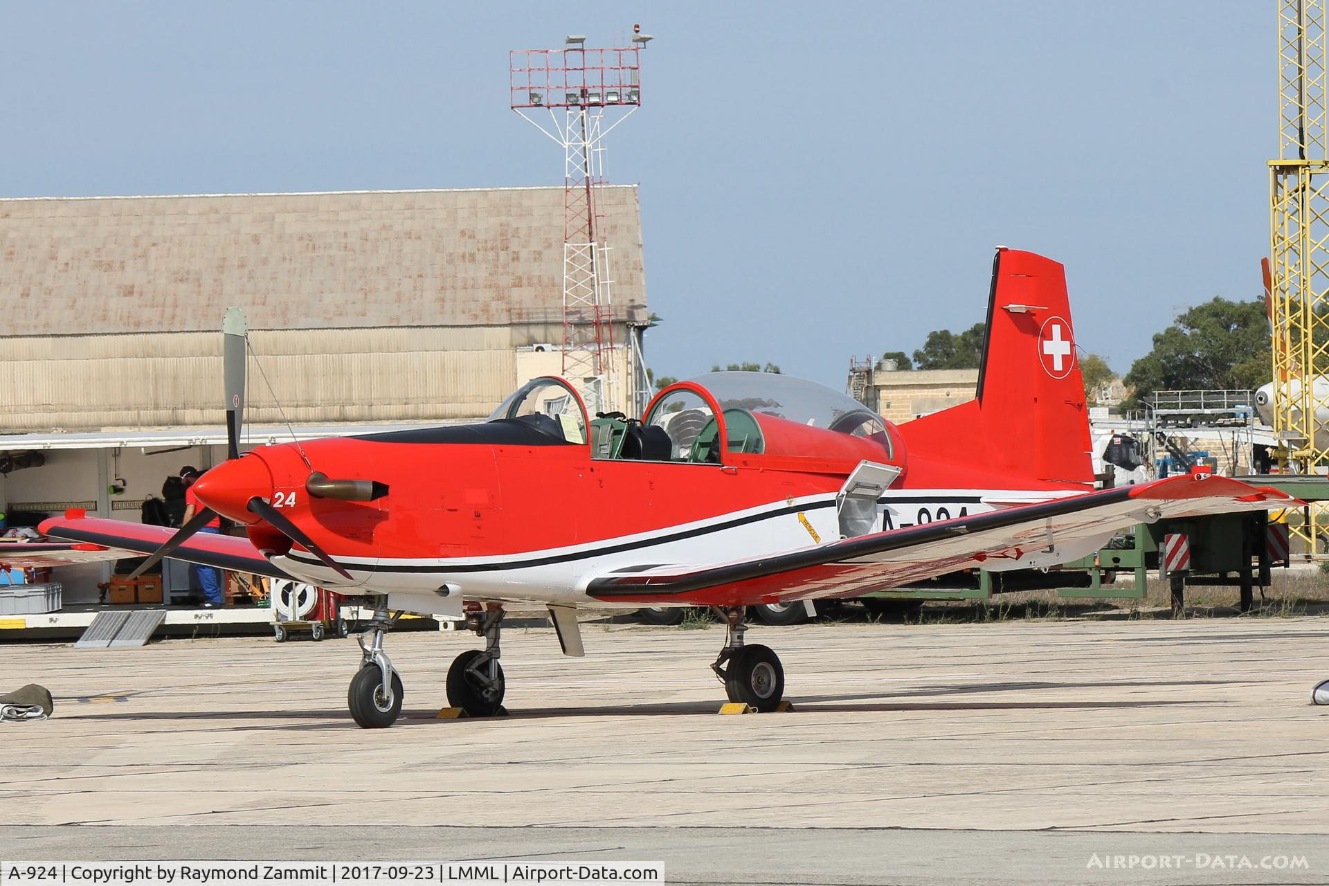 A-924, 1983 Pilatus PC-7 Turbo Trainer C/N 332, Pilatus PC-7 A-924 Swiss Air Force