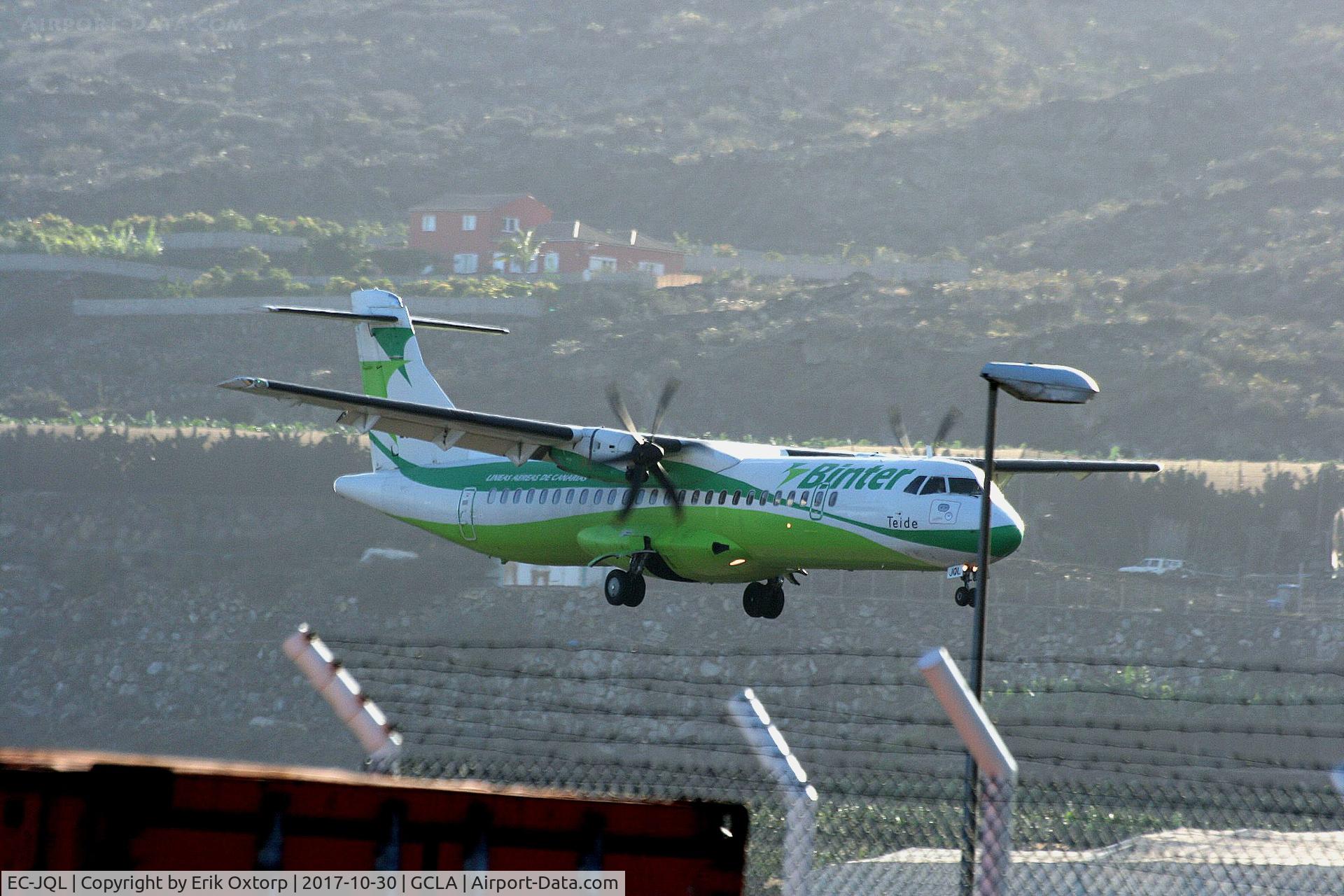 EC-JQL, 2006 ATR 72-212A C/N 726, EC-JQL landing in SPC