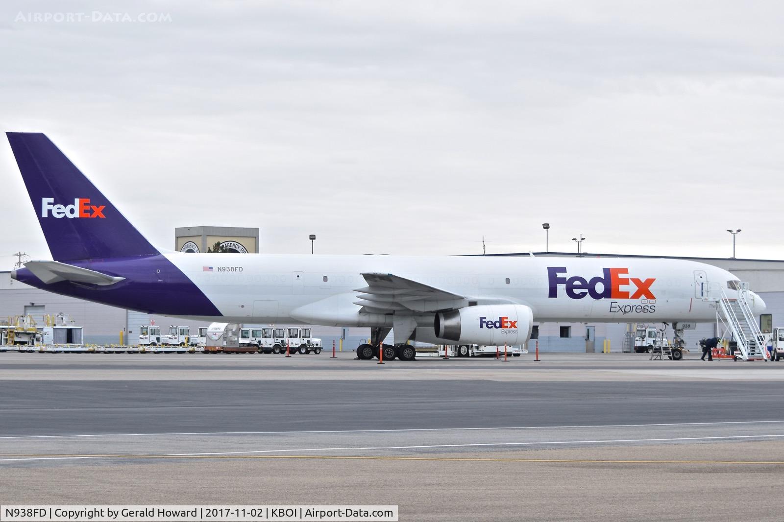 N938FD, 1989 Boeing 757-23A (SF) C/N 24292, Parked on the Fed Ex ramp.