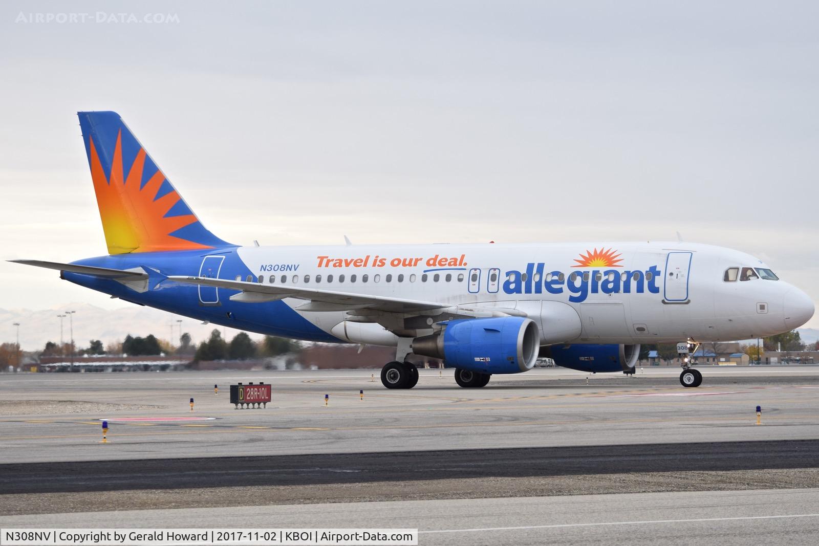 N308NV, 2005 Airbus A319-111 C/N 2450, Taxiing to the gate from RWY 28R.