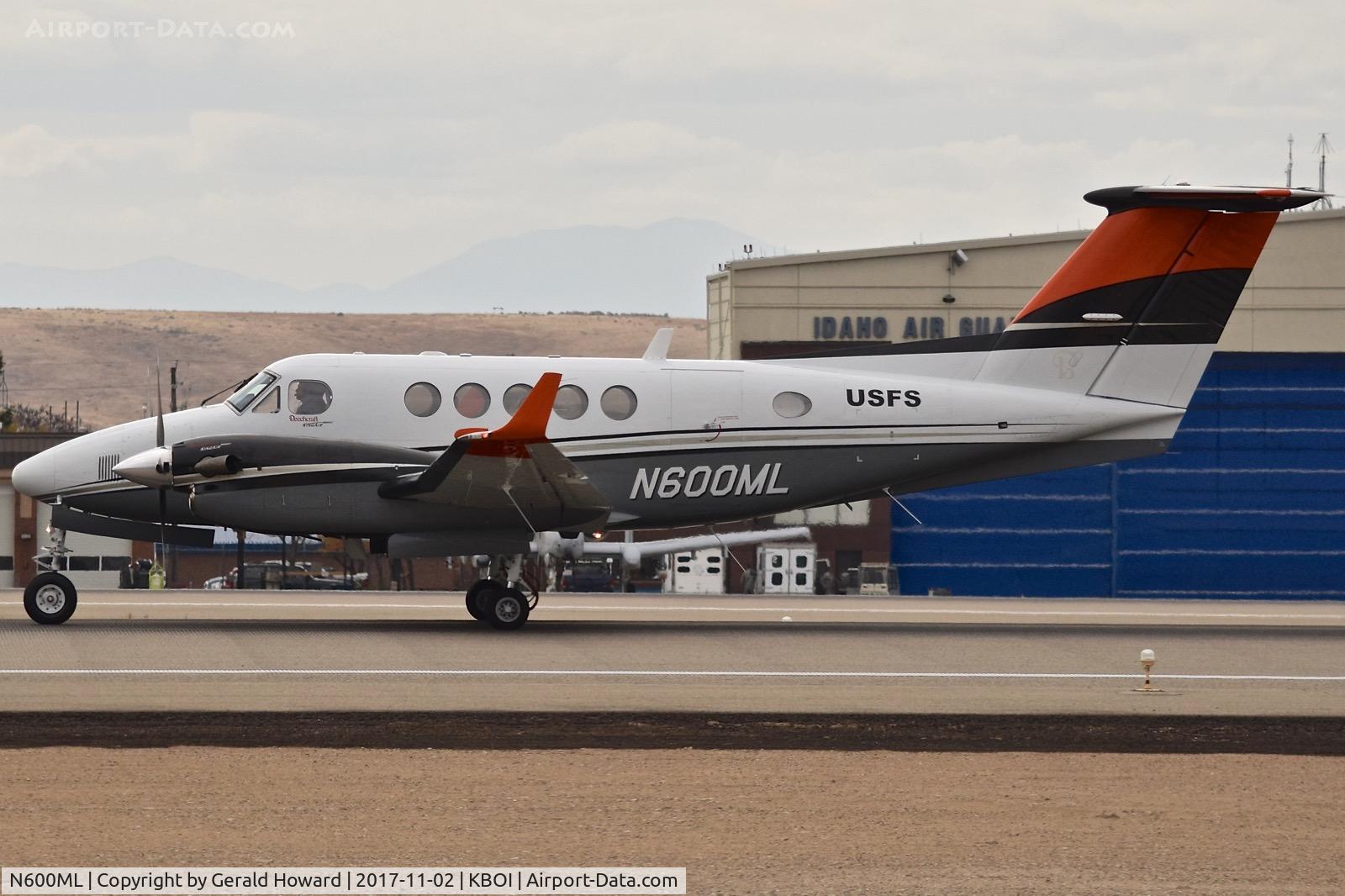 N600ML, 2001 Learjet 60 C/N 217, Landing roll out on RWY 10L. It is a Hawker Beechcraft B200GT!