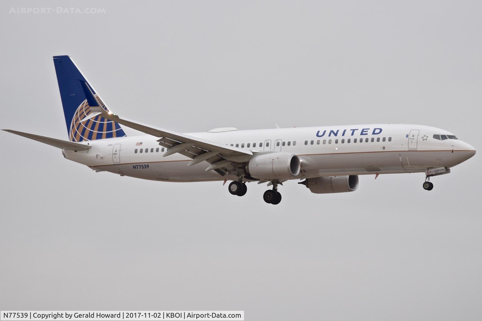 N77539, 2017 Boeing 737-800 C/N 63642, Landing approach to RWY 10L.