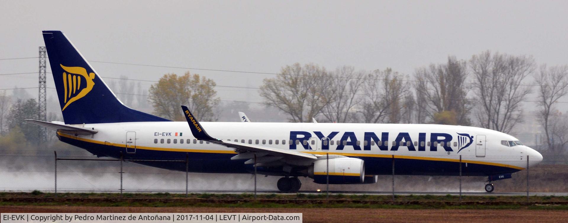 EI-EVK, 2012 Boeing 737-8AS C/N 40298, Foronda - Vitoria-Gasteiz - España