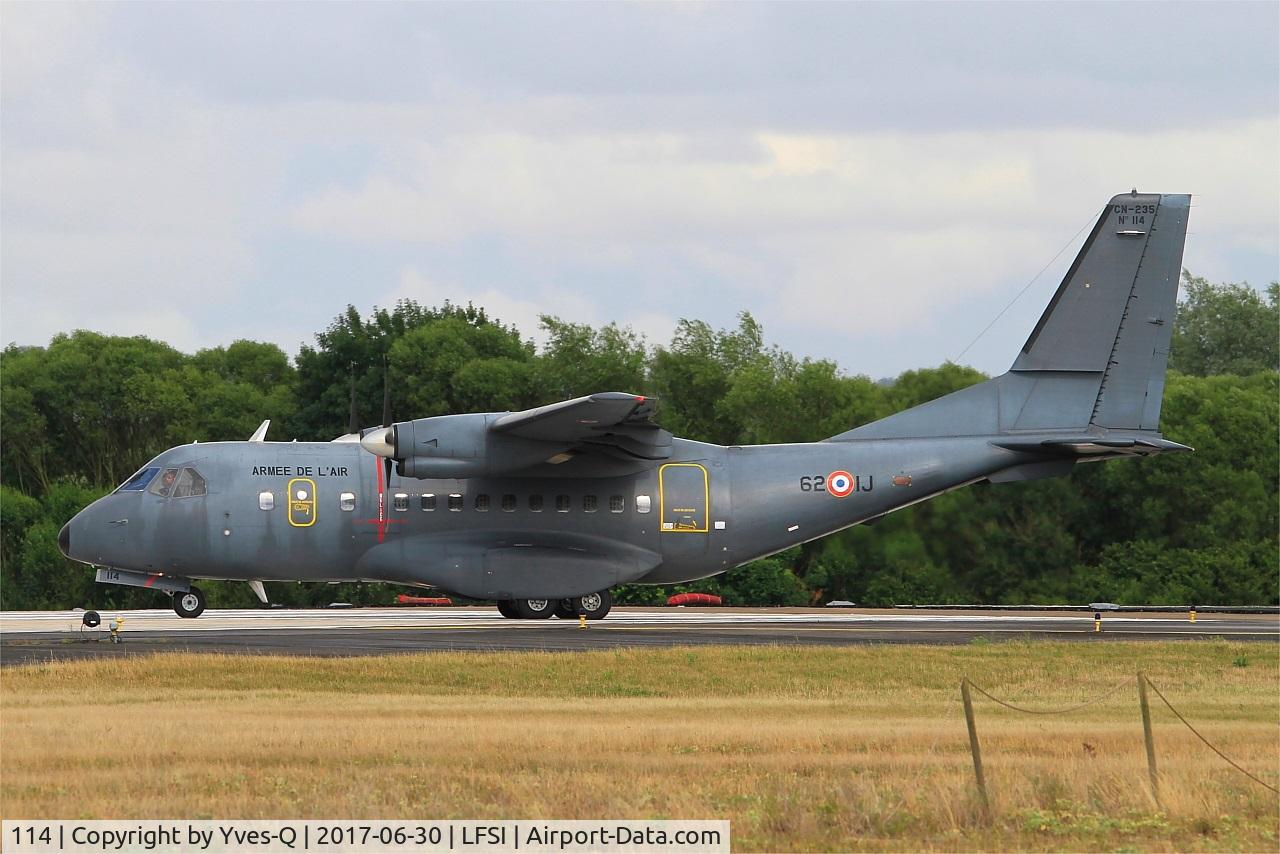 114, Airtech CN-235-200M C/N C114, Airtech CN-235-200M, Lining up rwy 29, St Dizier-Robinson Air Base 113 (LFSI) Open day 2017