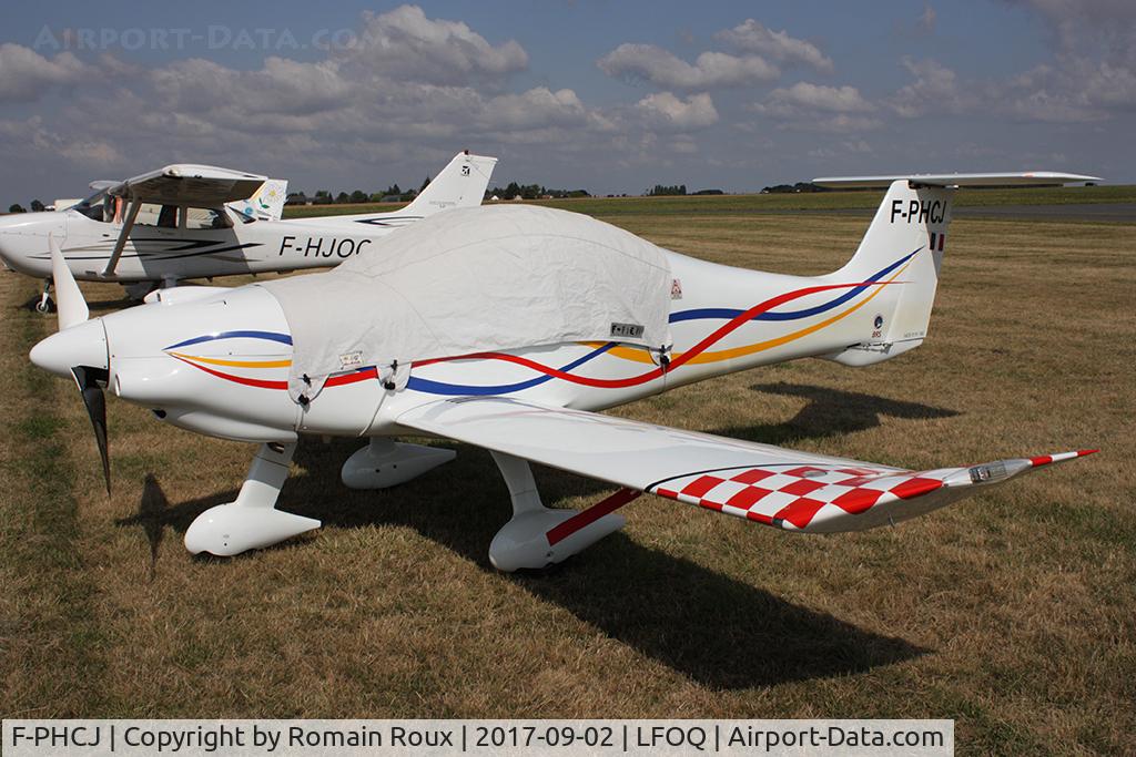 F-PHCJ, 2009 Dyn'Aero MCR-01 Minicruiser C/N 382, Parked