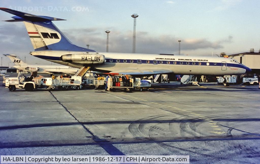 HA-LBN, 1974 Tupolev Tu-134A-3 C/N 12096, Copenhagen 17.12.1986