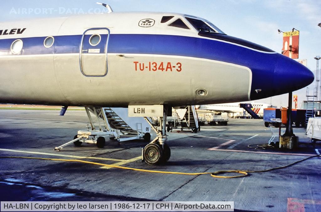 HA-LBN, 1974 Tupolev Tu-134A-3 C/N 12096, Copenhagen 17.12.1986