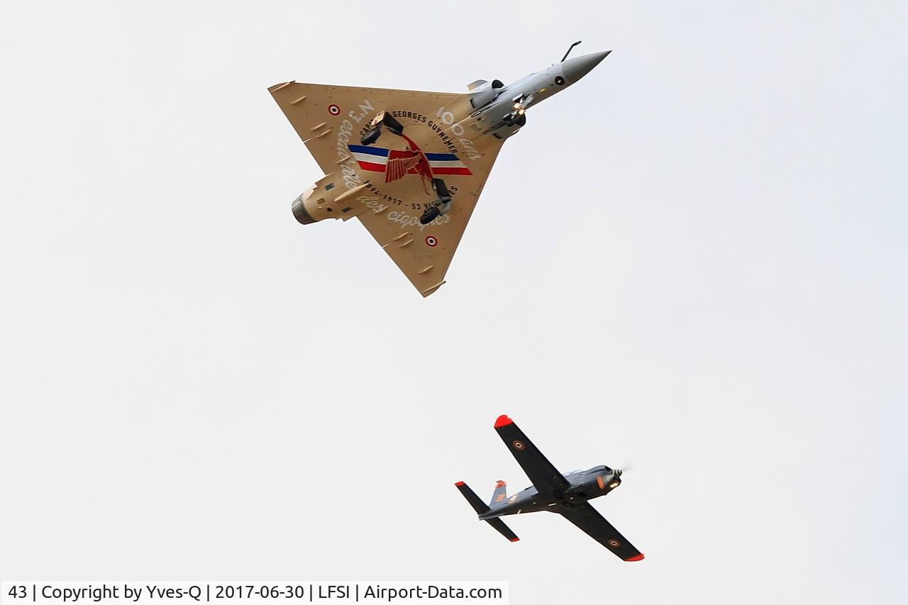 43, Dassault Mirage 2000-5F C/N 43, Dassault Mirage 2000-5F, interception simulation of intruding aircraft, St Dizier-Robinson Air Base 113 (LFSI) Open day 2017