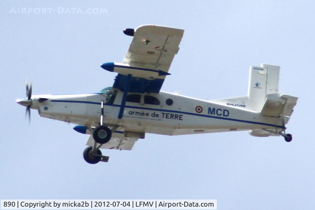 890, Pilatus PC-6/B2-H4 Turbo Porter C/N 890, Landing