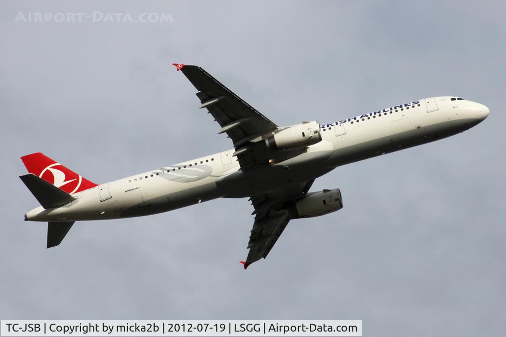 TC-JSB, 2012 Airbus A321-231 C/N 5205, Take off