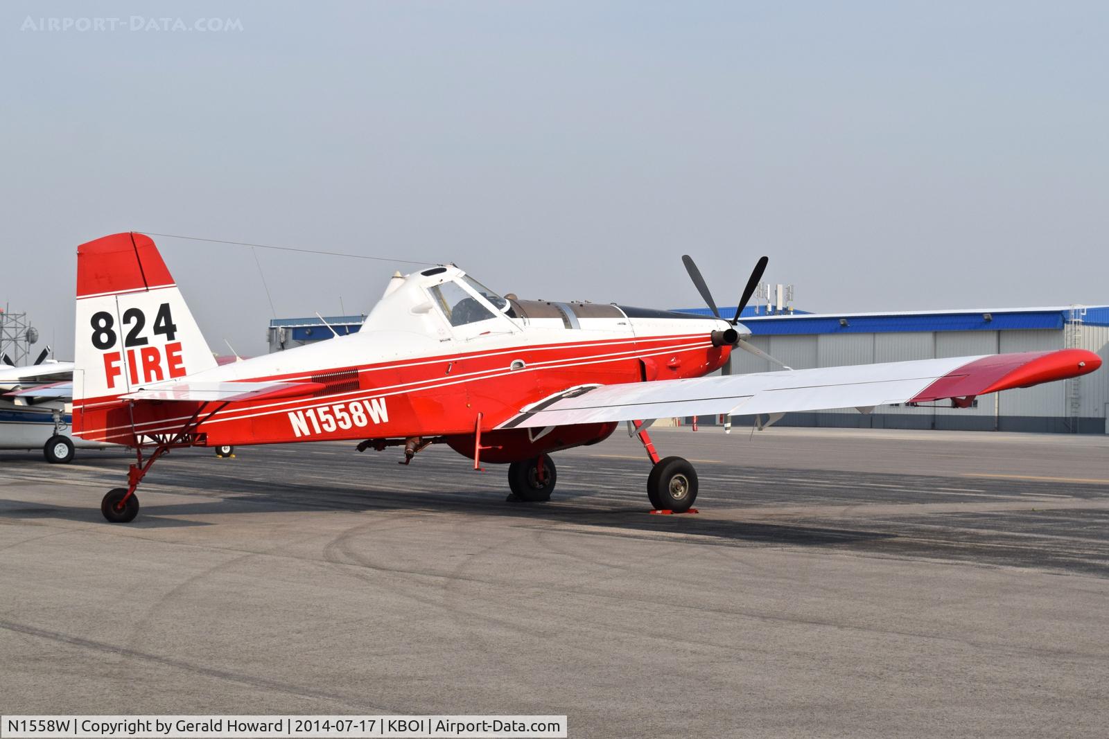 N1558W, 1993 Air Tractor AT-802A C/N 802A-0004, Parked on the north gA ramp.