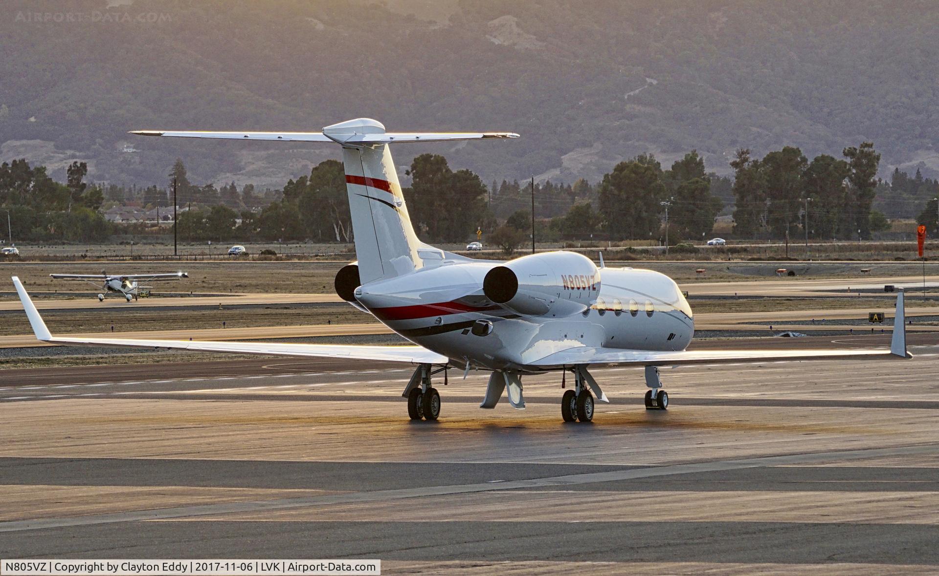 N805VZ, 2017 Gulfstream Aerospace G450 (GIV-X) C/N 4363, Livermore Airport California 2017.