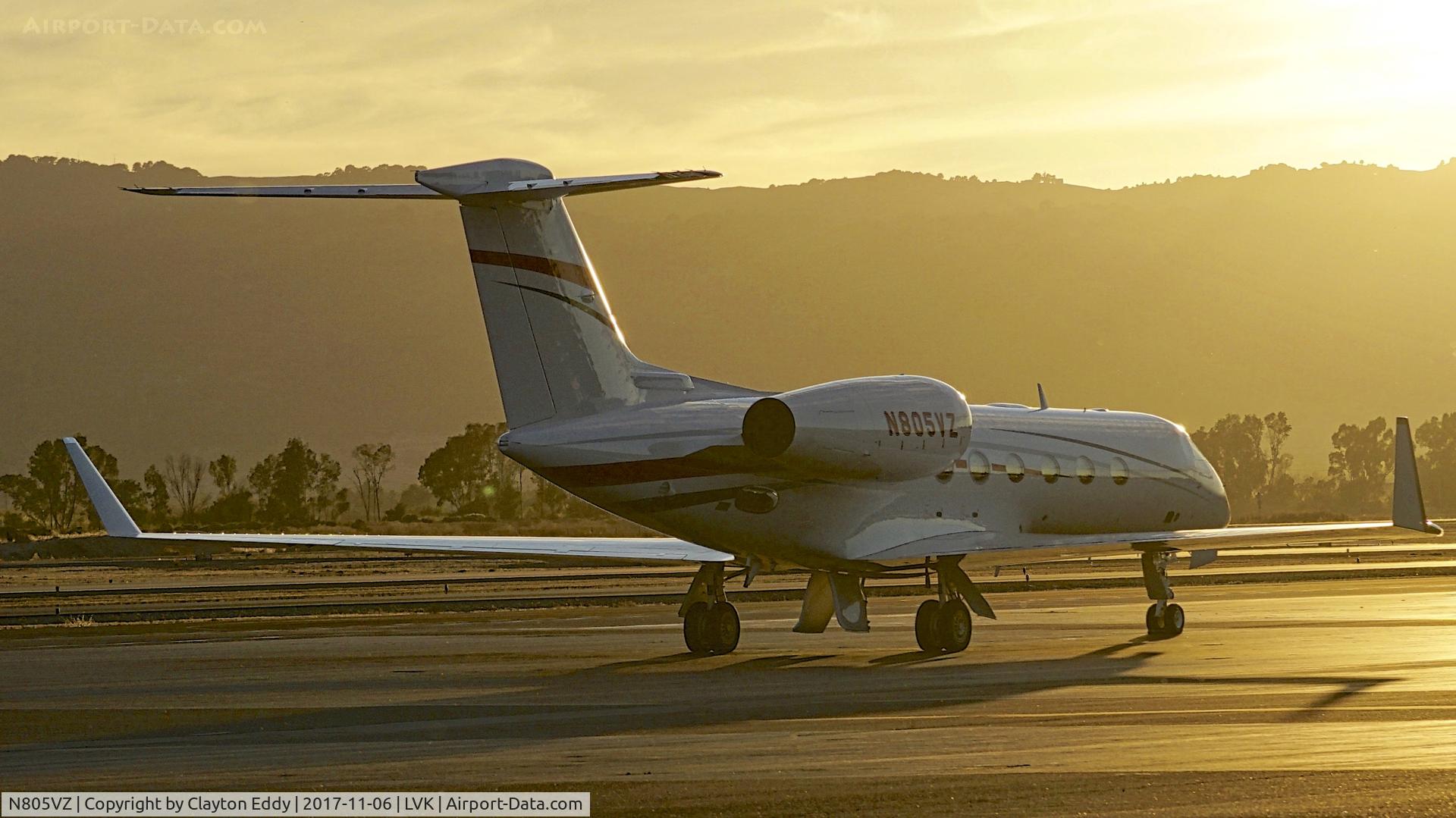 N805VZ, 2017 Gulfstream Aerospace G450 (GIV-X) C/N 4363, Livermore Airport California 2017.