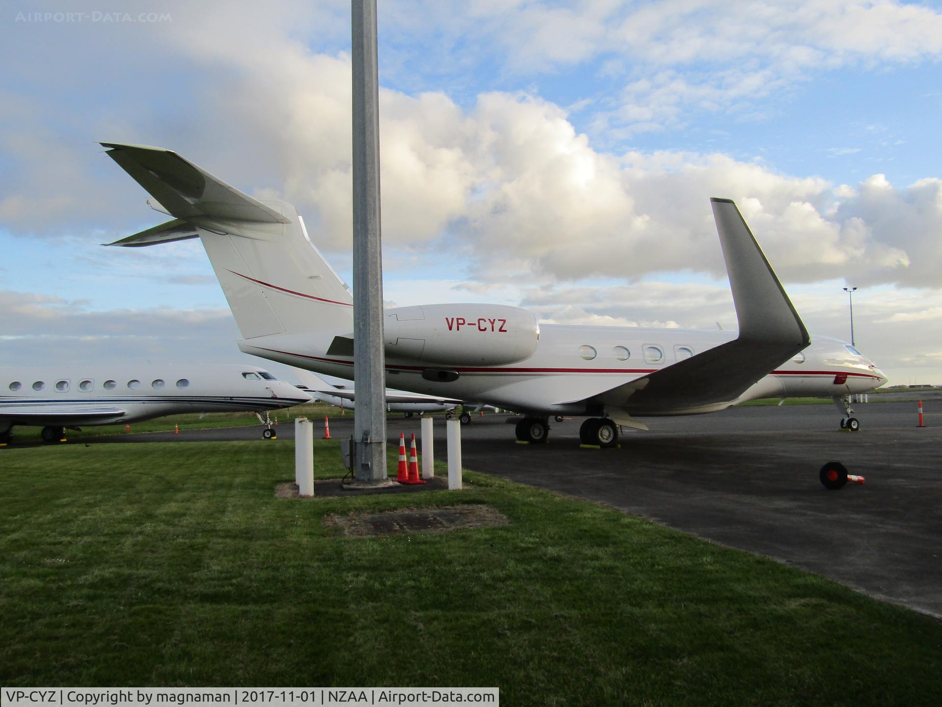 VP-CYZ, 2016 Gulfstream Aerospace G650 (G-VI) C/N 6217, stupid lamp post