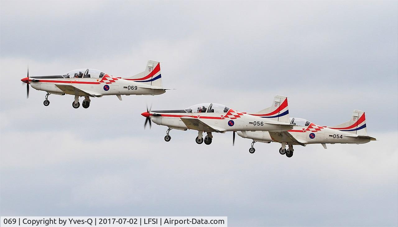 069, Pilatus PC-9M C/N 632, Pilatus PC-9M, Croatian Air Force aerobatic team, Take off rwy 29, St Dizier-Robinson Air Base 113 (LFSI) Open day 2017