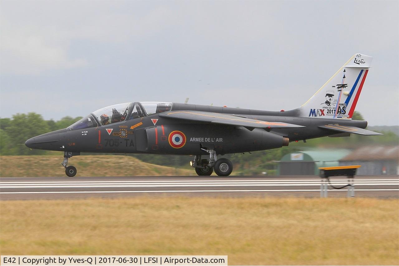 E42, Dassault-Dornier Alpha Jet E C/N E42, Dassault-Dornier Alpha Jet 1B, Take off run rwy 29, St Dizier-Robinson Air Base 113 (LFSI) Open day 2017